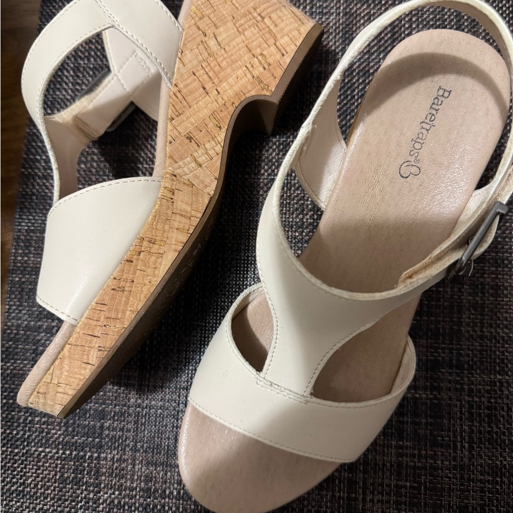 BARETRAPS | Beige Sandals with Velcro Closure | Women Size 8M